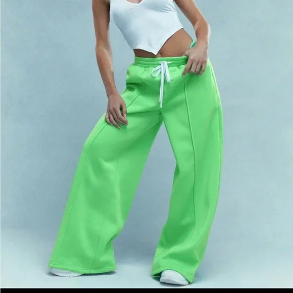 Wide leg sweats. - Picture 1 of 4